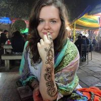 Laina Farnworth's Photo