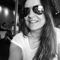 Andrea Martins's Photo