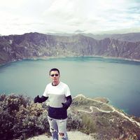 Danny Acuña的照片