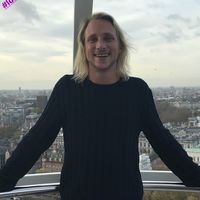 John Macdonald的照片