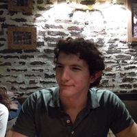 Özhan Akyol的照片