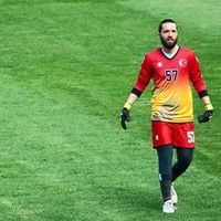 hicret sever的照片