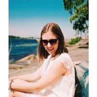 Linda Anna Silavniece的照片