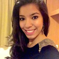 Thais Sinzato's Photo