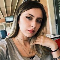 Buse Sabuncu的照片