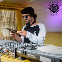 Yan De Hoogh's Photo