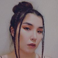 Grace Khishigee的照片