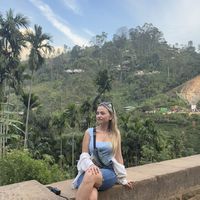 Büşra+Damla AKPINAR的照片