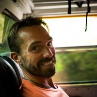 Scott  Bevins的照片