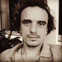 Lóránd Bartha的照片