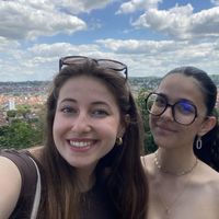 Alicia and Chloé's Photo