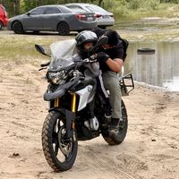 Moises Bustamante的照片