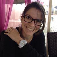 Melanie Martin的照片