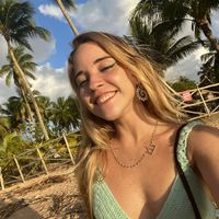 Fotos von Thally varga