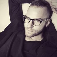 Laszlo Tobi的照片