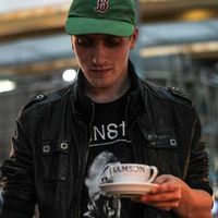 Ross McFarlane的照片