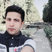 Hosein Negarestani的照片