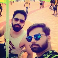 Vimal Gairola的照片