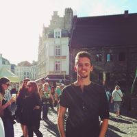 James Young的照片