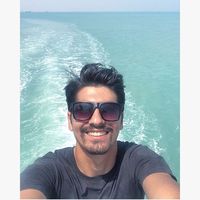 Pouya Tavana的照片