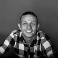 Andrii Bahriichuk的照片