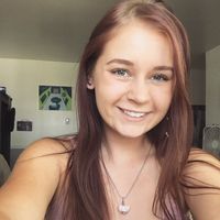 kayla groshek的照片