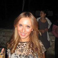 Mia Neshovska's Photo