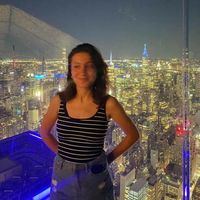 Özge Gürsoy's Photo