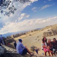 Pierre Antoine Large的照片