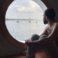 elliot brave的照片