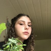 Alexia Stiers的照片