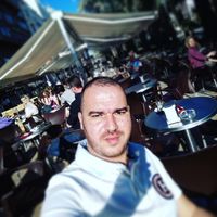 Ismail Bouchernouh的照片