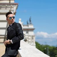 Adam Antalics的照片