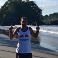 Mickael Omnissian的照片