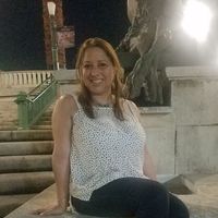 Karen Centeno的照片