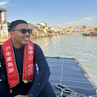 Puja Sumantri的照片