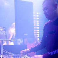 Edwin De Leon的照片