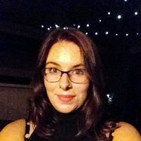 Emma McGrattan的照片