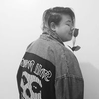 Babes adams的照片