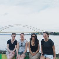 Shinta Andryani的照片