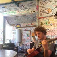 Luke Sosalla的照片