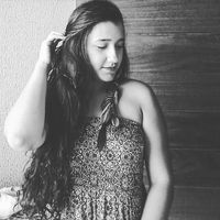 Larissa Matias's Photo