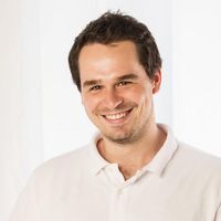 Peter Kovács的照片