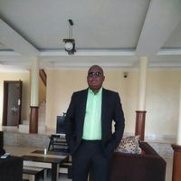 Emma Rukundo的照片