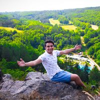 John  Mikhail的照片