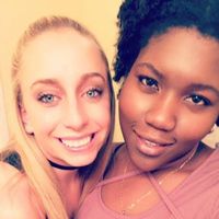 Francine Francis的照片