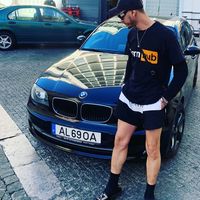 Элдер  официальный的照片