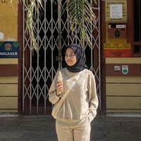 Putri Ayu's Photo