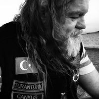Turan Özçengel的照片