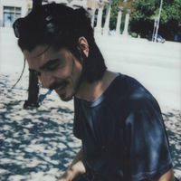 Yuji McCall的照片